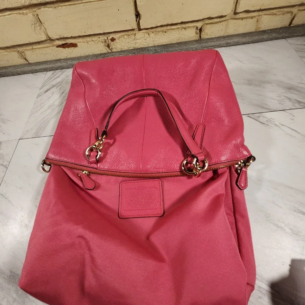 Like New Coach Pink Leather Shoulder  Bag Purse